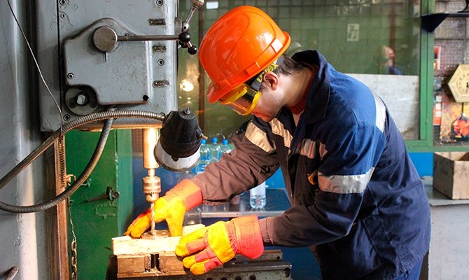 Слесарь-ремонтник